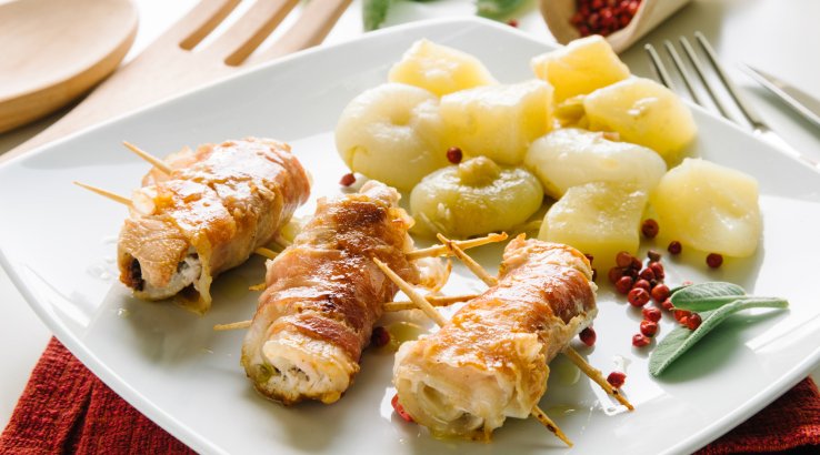 Курячі рулетики з цибулею рецепт