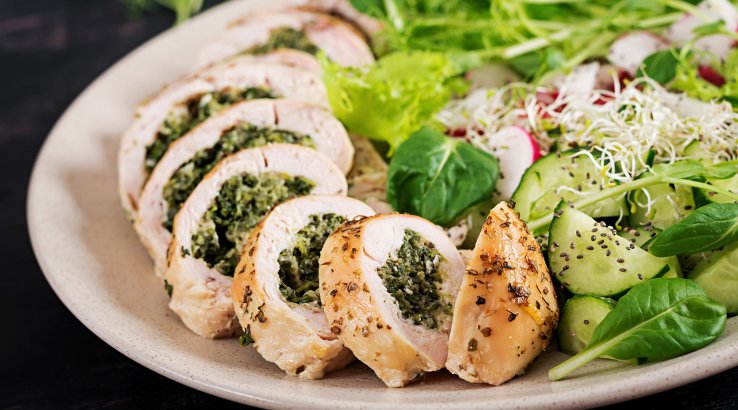 Куряча грудка, фарширована шпинатом та артишоками