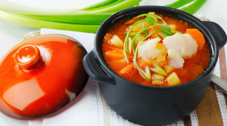 Рибна юшка с томатами