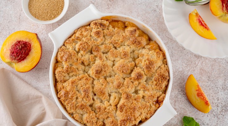 Персиковий крамбл