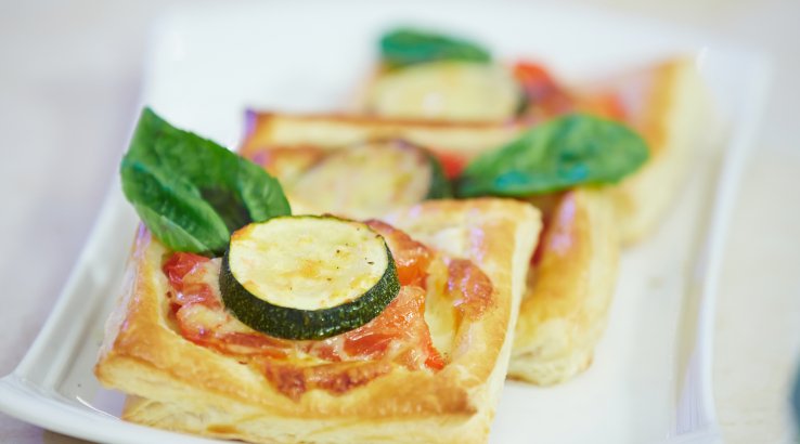 Слойка із цукіні та моцарелою