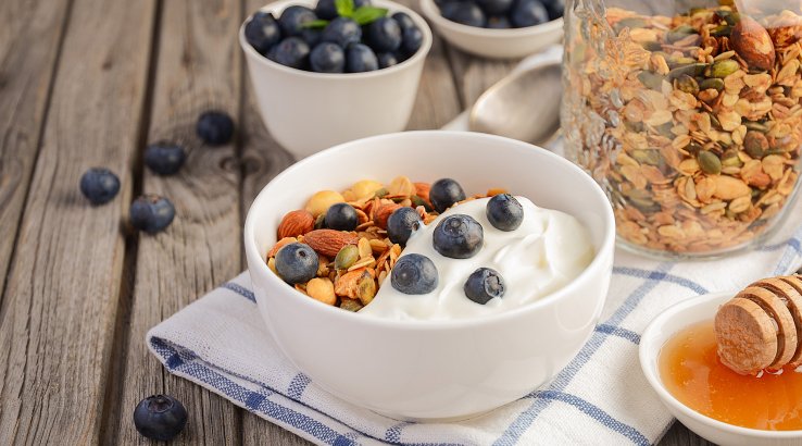 Мюслі з йогуртом і медом