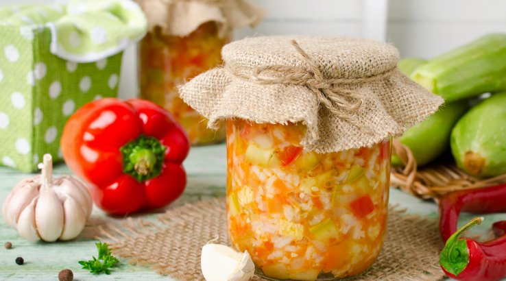 Рисовий салат на зиму