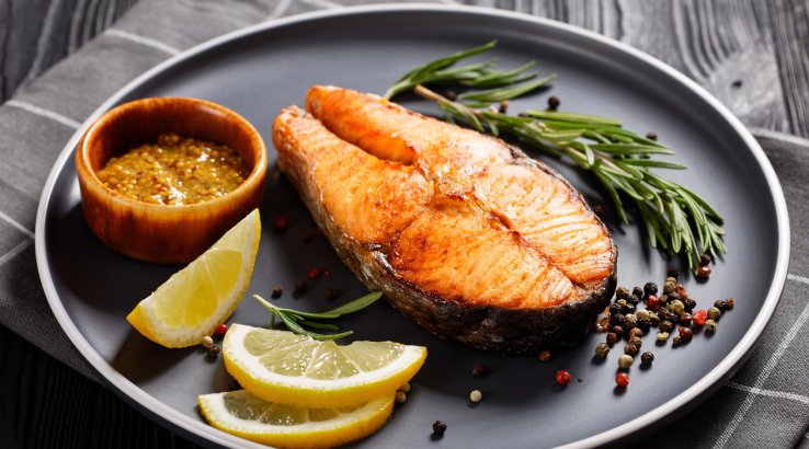 Смажений лосось з лимоном