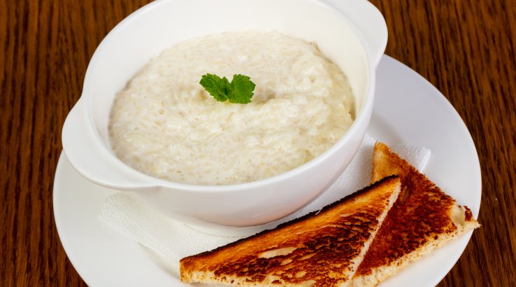 Рисова каша на молоці