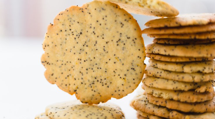 Печиво із цибулею та маком