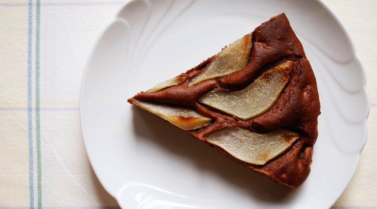 Шоколадний пиріг з грушами