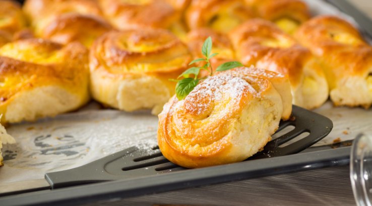 Булочки з кисломолочними сиром