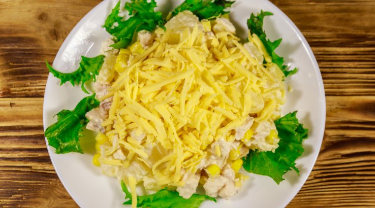 Салат "Ананасова насолода" з куркою