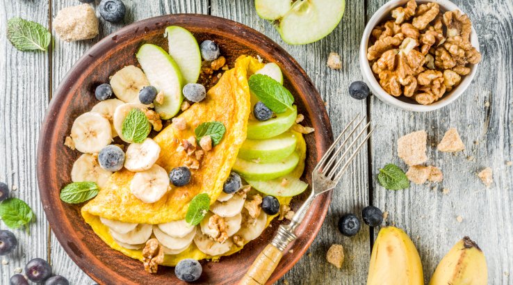 Омлет з яблуками і бананами