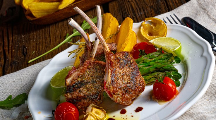 Відбивні з баранини в паніровці