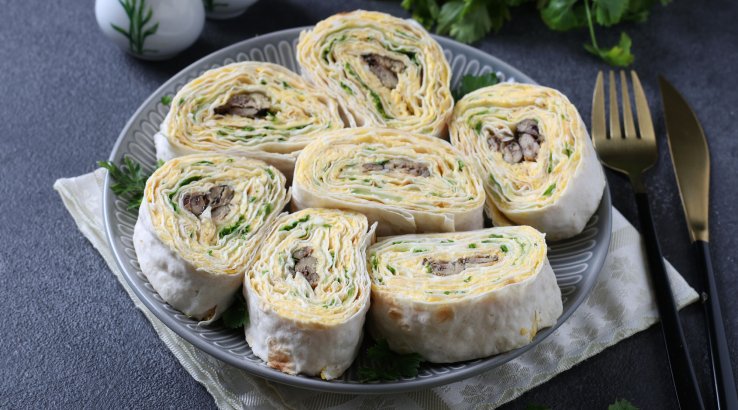 Пісний рулет з лаваша з начинкою