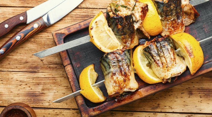 Скумбрія на мангалі