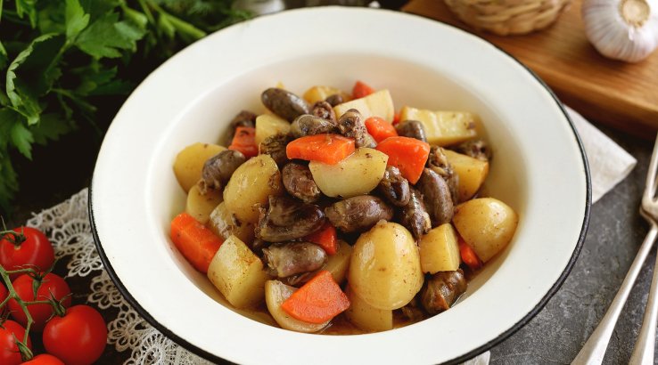 Курячі сердечка з картоплею і овочами