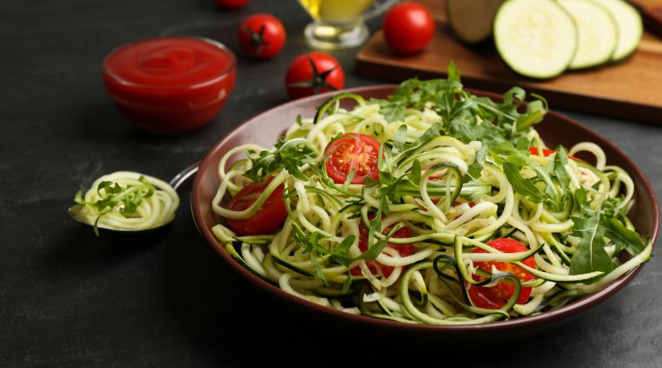 Кабачкова паста з помідорами та сиром