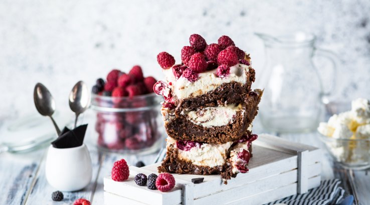 Брауні-чізкейк з малиною