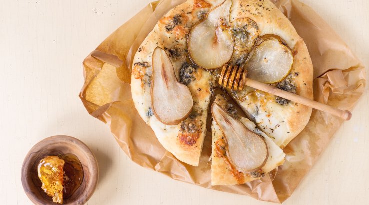 Хачапурі з сиром та грушею