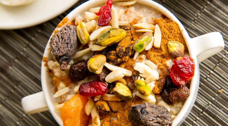 Овсяная каша с сухофруктами по-мароккански