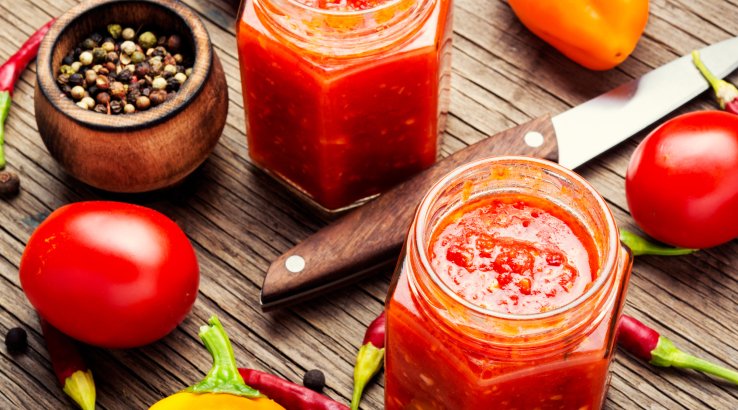 Аджика з яблуками та морквою