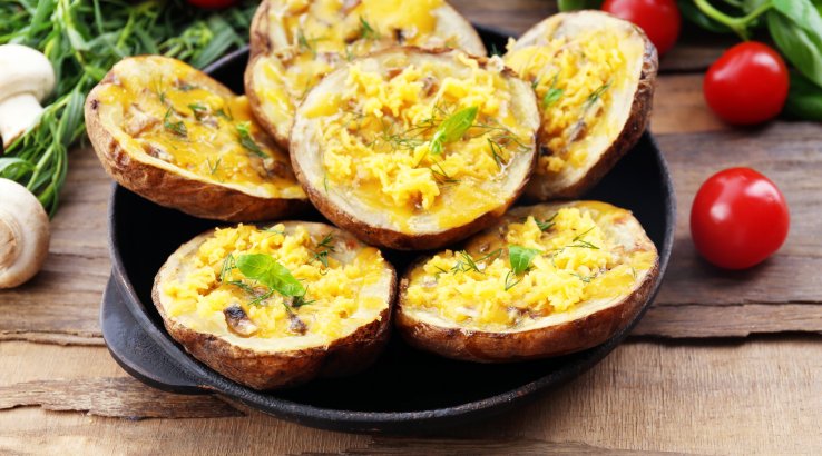 Картопляні човники з грибами та сиром