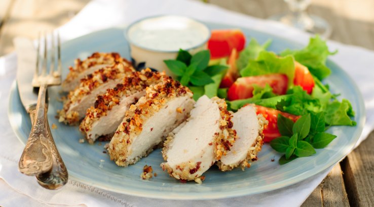 Курячий шніцель у паніровці з мигдалю