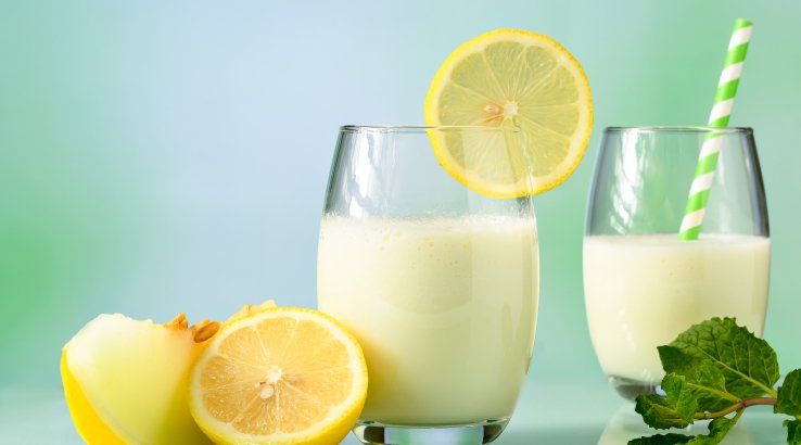 Коктейль з молока і лимона від Дарії Цвєк
