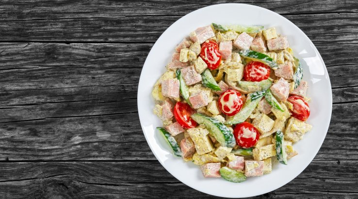 Салат з куркою та сметаною