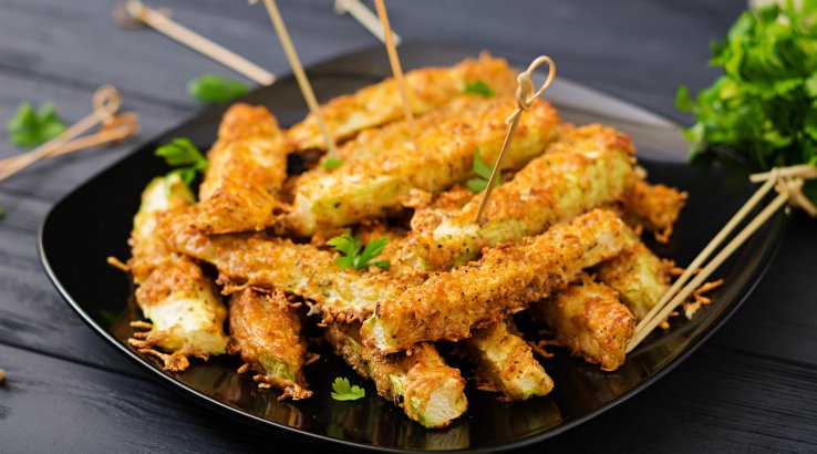 Кабачкові палички в паніровці