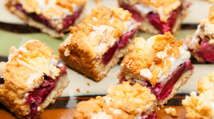 Пиріг з малиною і безе