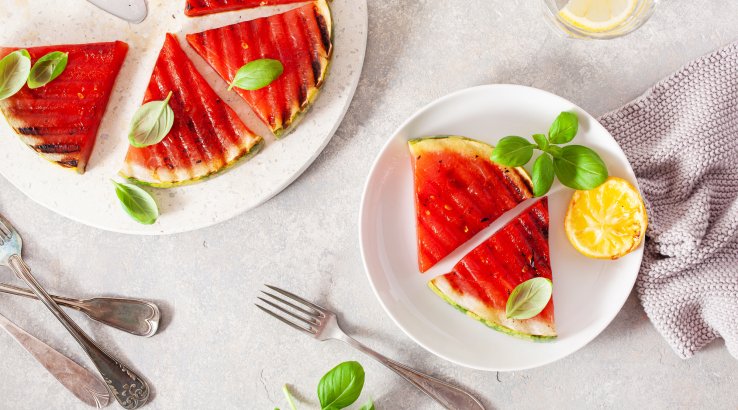 Салат с арбузом на гриле