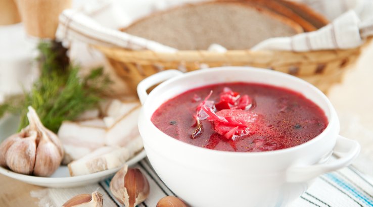 Веганський борщ з цвітною капустою