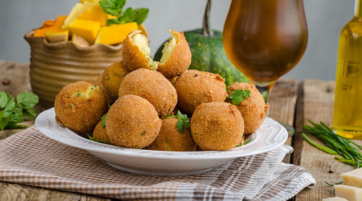 Крокети з сиром, картоплею та кукурудзою