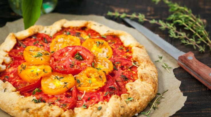 М’ясний пиріг з томатами