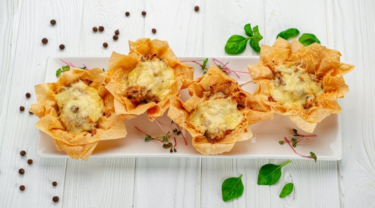 Жульєн у кошиках з листкового тіста