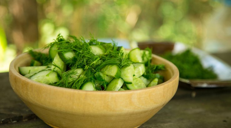 Салат з огірків, зеленої цибулі