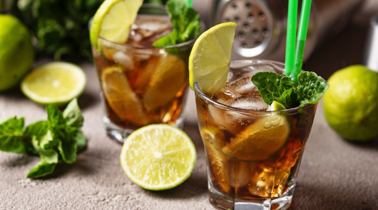 Ромовий коктейль з імбиром і лимоном