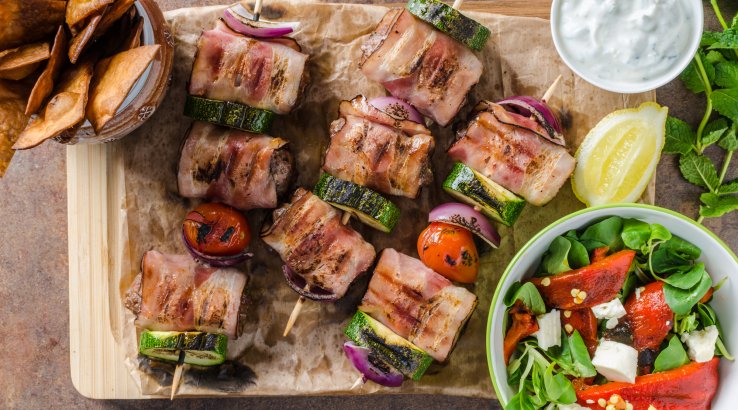 Яловичий шашлик з беконом
