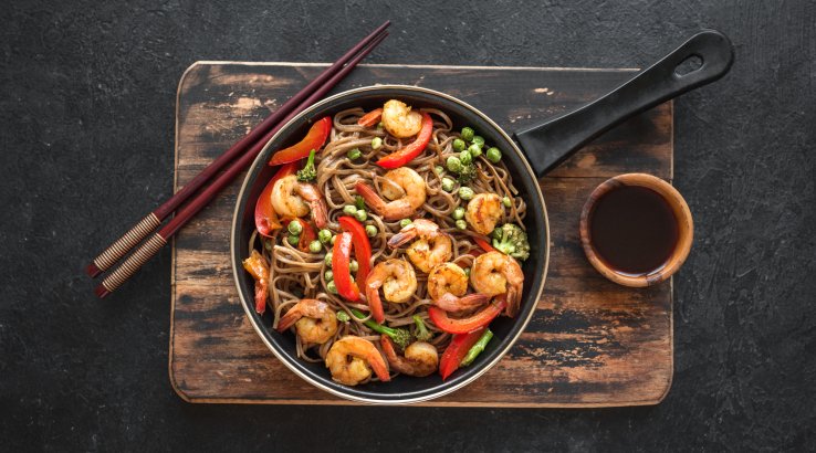 Суп з локшиною і креветками