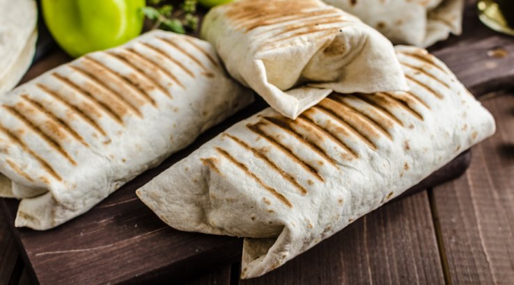 Бурито з яйцями та авокадо