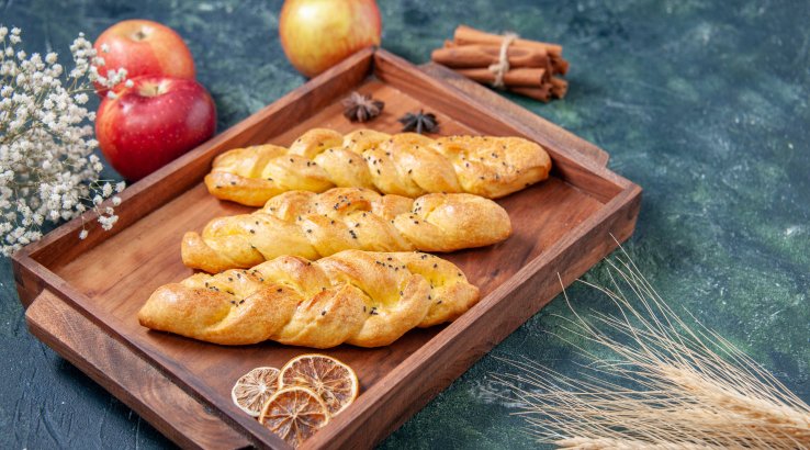 Булочки з яблуками