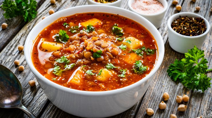 Суп з баклажанами і нутом