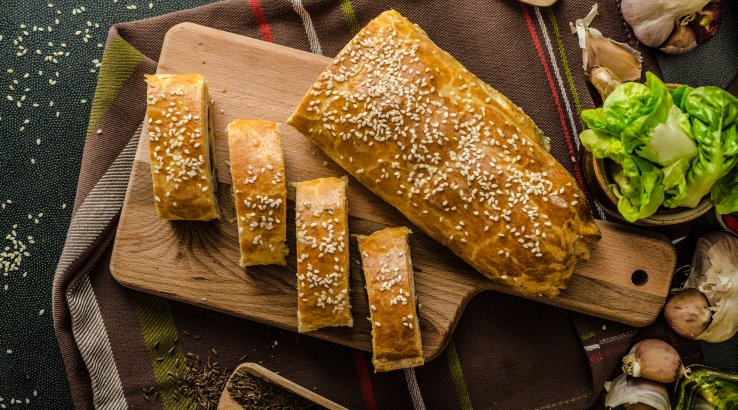 Струдель із яблук і м'яса