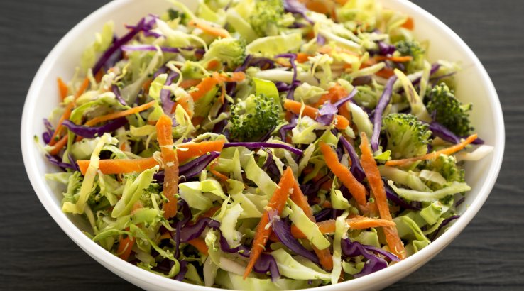 Салат з капусти і броколі
