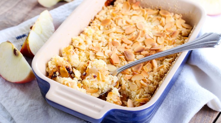 Крамбл з яблук і горіхів