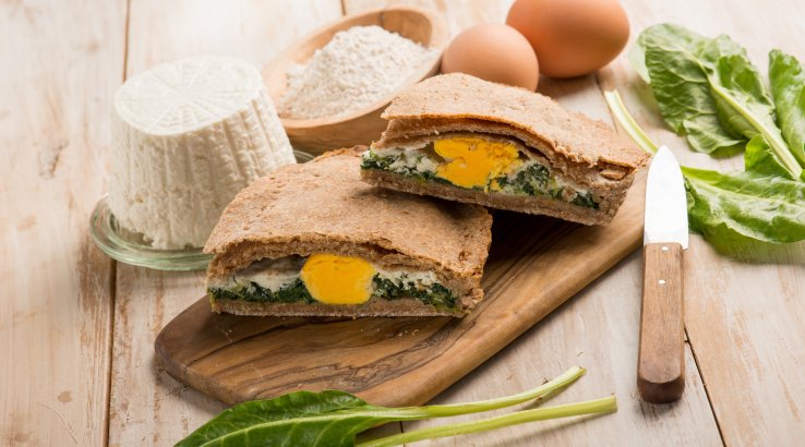 Великодній пиріг з яйцями