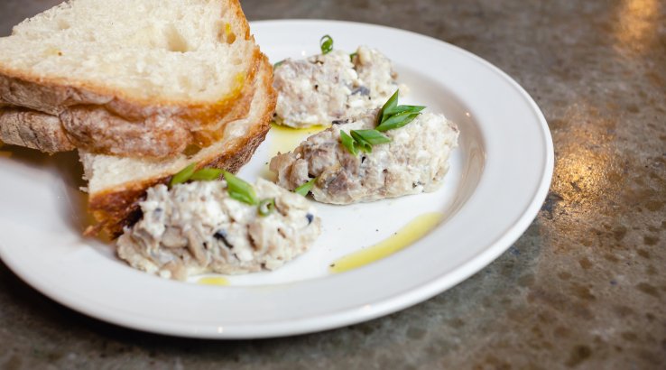 Тости з пастою з оселедця