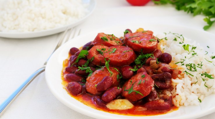 Рис з квасолею і ковбасками