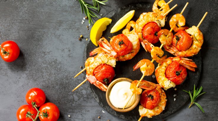 Креветки гриль з помідорами