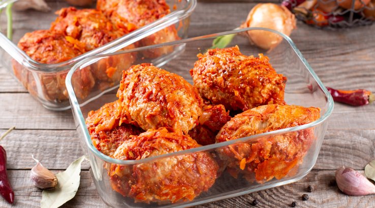 Ліниві голубці у скляному контейнері