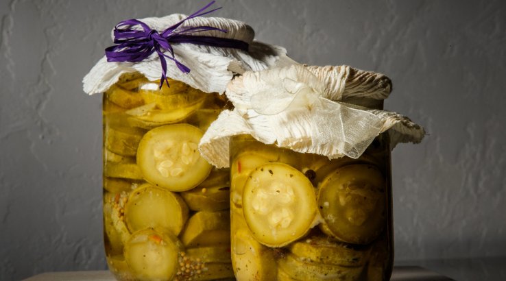 Маринованные дольками кабачки